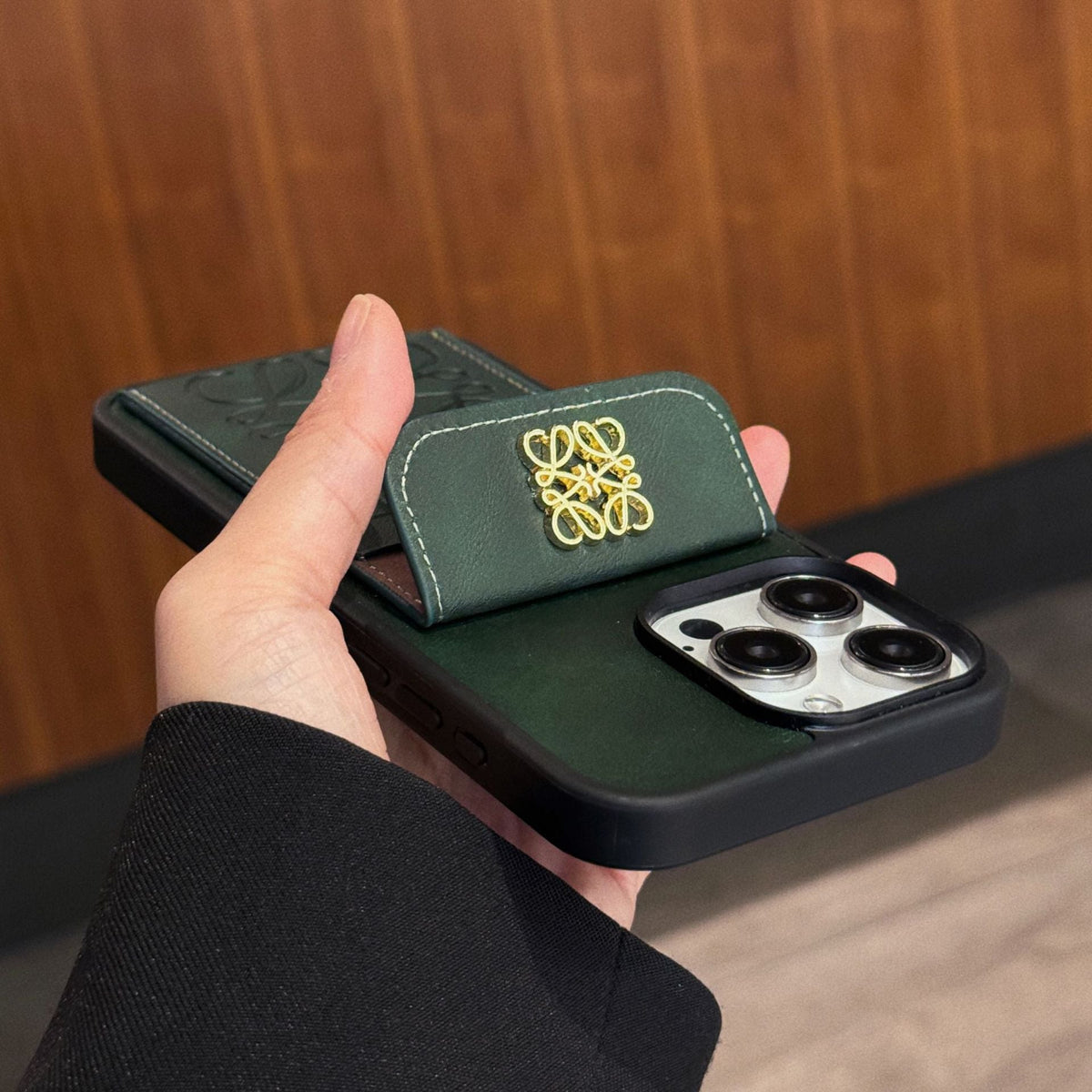 Embossed leather coin purse case