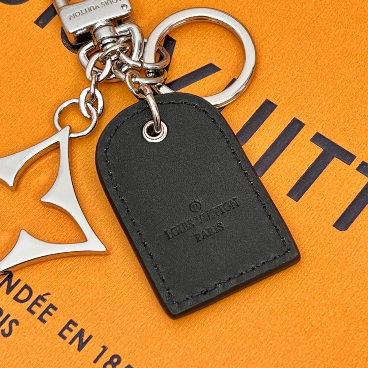 Leather Titanium Steel Keychain Keychain