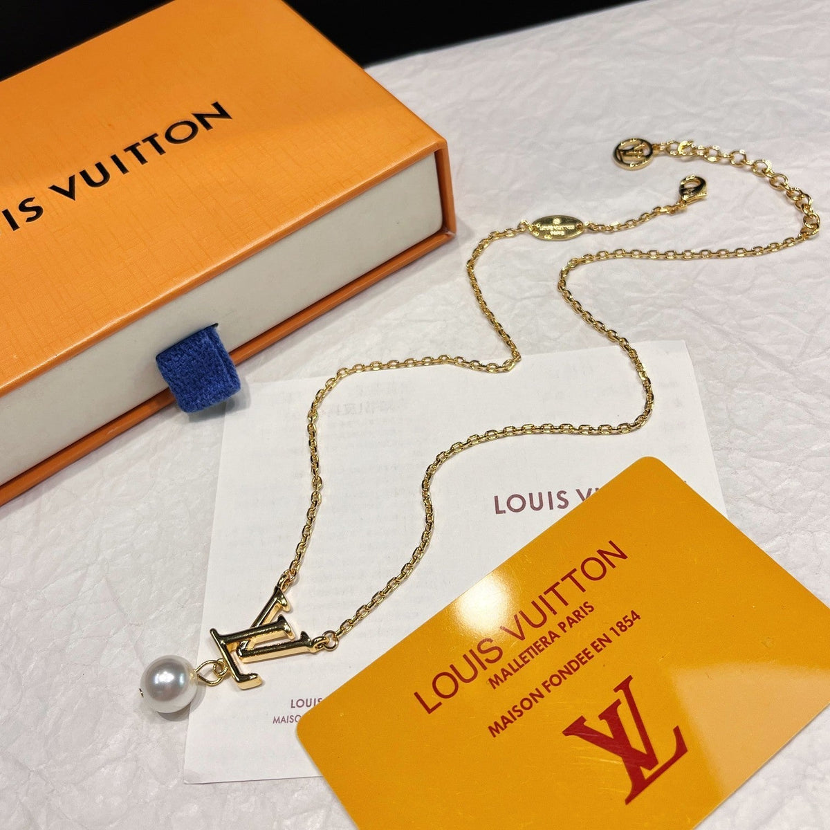 Iconic Logo Pearl Jewelry Set
