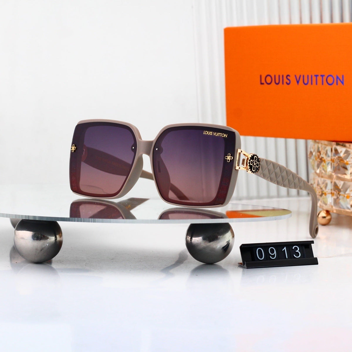 Oversized Sunglasses with Patterned Temples  0913